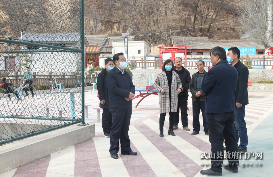 索鴻賓調(diào)研指導(dǎo)脫貧攻堅(jiān)、鄉(xiāng)村振興等工作