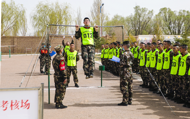 考核全程公開透明！武警甘肅總隊執(zhí)勤支隊組織2020年士官培訓(xùn)對象選拔工作