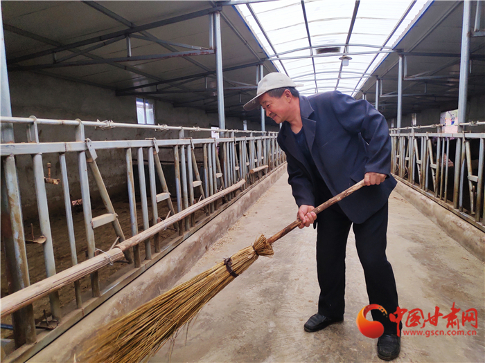 【甘肅省決戰(zhàn)決勝脫貧攻堅】脫貧戶李明堂：脫貧也光榮 幸?？侩p手