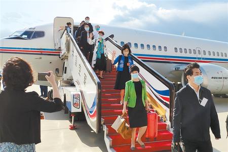 不負重托 履職盡責 ——住甘全國政協委員抵京