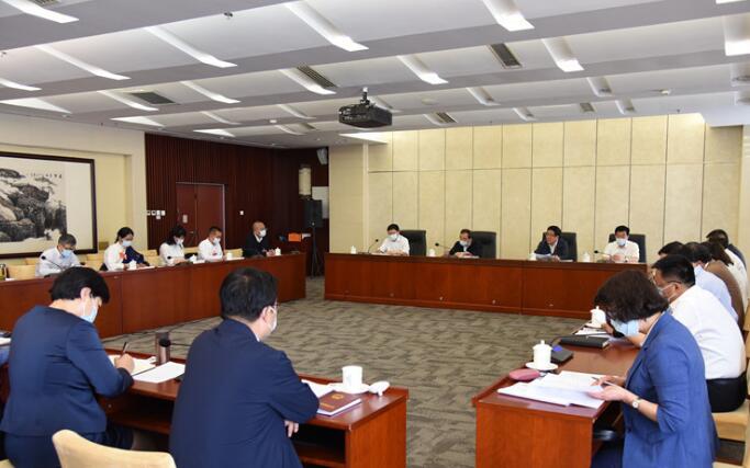 【兩會快訊】甘肅代表團(tuán)分組審議全國人大常委會工作報(bào)告，林鐸參加第一小組會議并發(fā)言