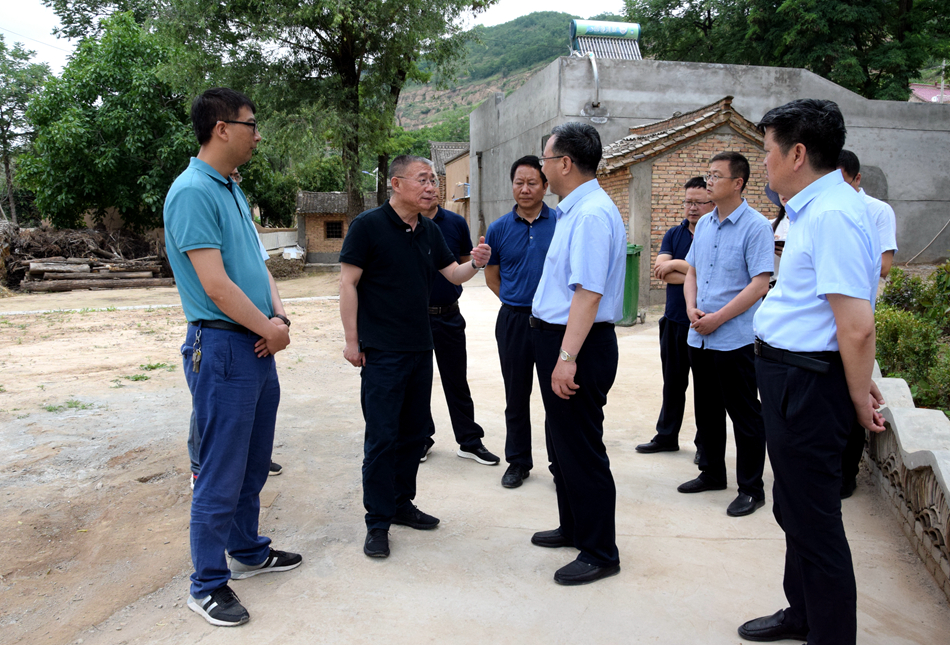 王銳深入麥積區(qū)、甘谷縣掛牌督戰(zhàn)村調(diào)研指導(dǎo)脫貧攻堅(jiān)工作