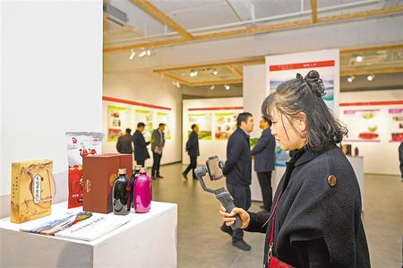 小康路上踏歌行 ——靖遠(yuǎn)縣“脫貧攻堅(jiān)宣傳周”發(fā)布活動側(cè)記