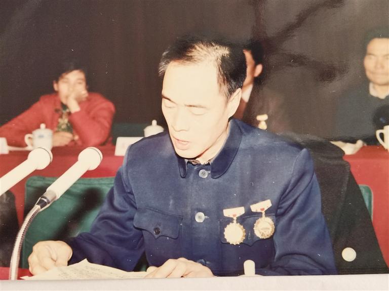 尋訪百名先鋒黨員  他用13年的時(shí)間完成28年的工作量——記“刀具大王”、全國(guó)勞模、蘭州通用機(jī)器廠工人技師蘆聚才