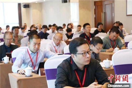 圖為“明清時(shí)期河西走廊社會(huì)變遷”學(xué)術(shù)研討會(huì)現(xiàn)場?！∥渫行侣剛髅郊瘓F(tuán)供圖