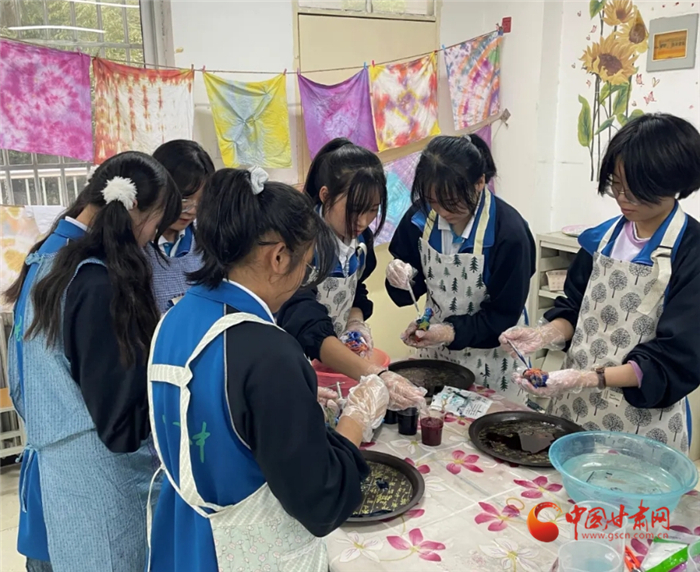 【聚焦2022甘肅兩會(huì)·代表委員說】省政協(xié)委員許邦興:“雙減”之下也要給家長減壓