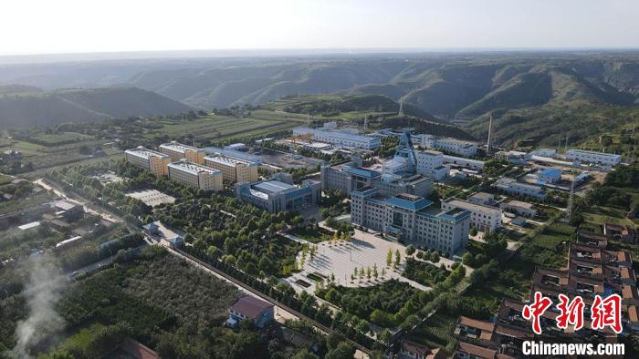 圖為華能正寧核桃峪煤礦廠區(qū)。(資料圖) 慶陽市委宣傳部供圖