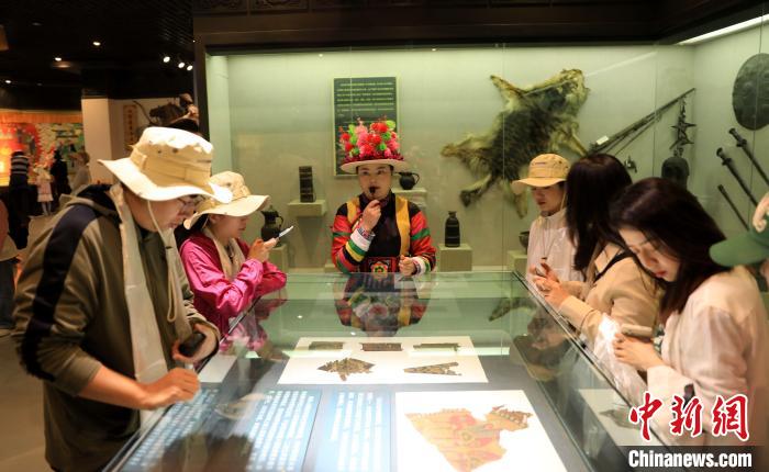 中國“土鄉(xiāng)”青?；ブh：土族故土園集中展示土族文化