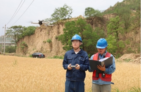 國(guó)網(wǎng)慶陽(yáng)供電公司：銀線(xiàn)織網(wǎng)“電”亮麥?zhǔn)章? /><p>國(guó)網(wǎng)慶陽(yáng)供電公司：銀線(xiàn)織網(wǎng)“電”亮麥?zhǔn)章?/p></a>                </div>
                <ul class=