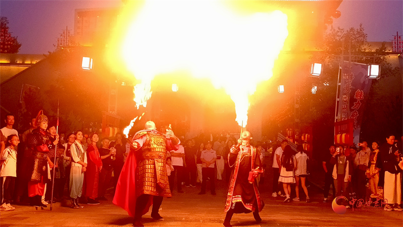 千年歷史映照璀璨夜色 絲路傳奇點(diǎn)亮人間煙火
